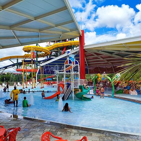 Aparthotel Piazza Diroma Acesso Diroma Acqua Park Gratuito Star Temporada à Caldas Novas Extérieur photo