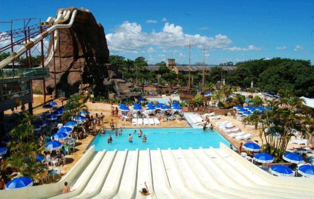 Aparthotel Piazza Diroma Acesso Diroma Acqua Park Gratuito Star Temporada à Caldas Novas Extérieur photo
