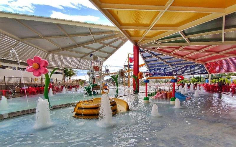 Aparthotel Piazza Diroma Acesso Diroma Acqua Park Gratuito Star Temporada à Caldas Novas Extérieur photo