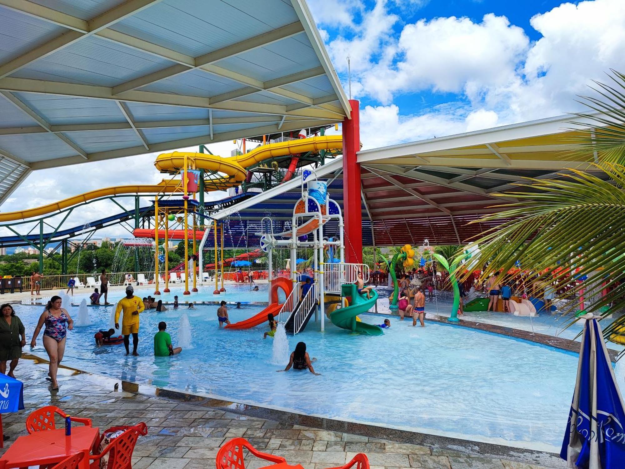 Aparthotel Piazza Diroma Acesso Diroma Acqua Park Gratuito Star Temporada à Caldas Novas Extérieur photo